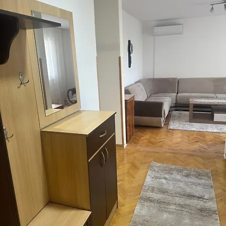 Apartment Ina *