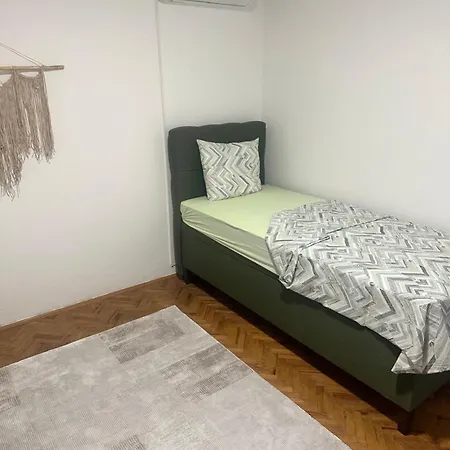 Ina Apartment *